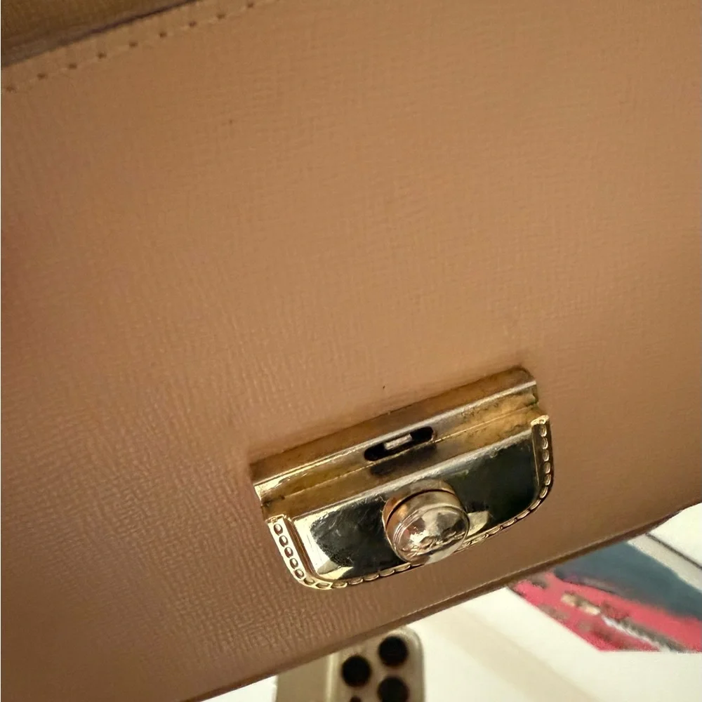 Longchamp Le Pliage Heritage Beige and Gold Crossbody Bag with Envelope Closure - Picture 7 of 10